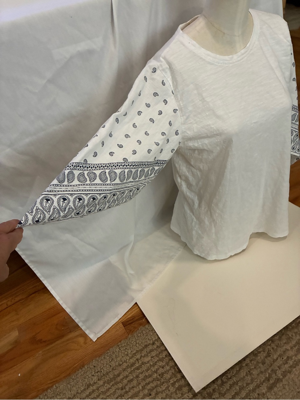 Studio West Apparel Shirt Cotton Knit White Top Blue Paisley Bell Sleeves - Picture 5 of 15